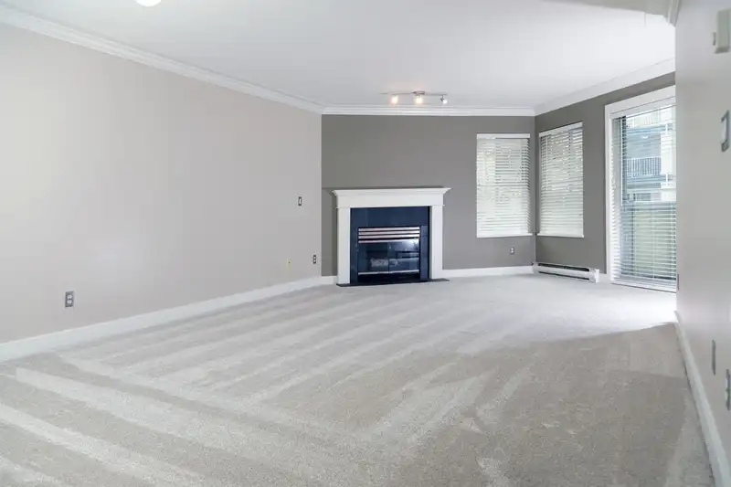 206 12633 72 AVENUE - photo 2 of 33