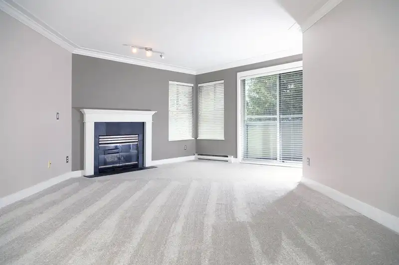 206 12633 72 AVENUE - photo 3 of 33