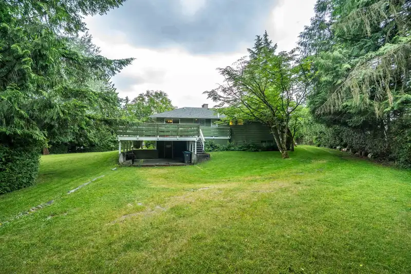 15875 101A AVENUE - photo 4 of 26