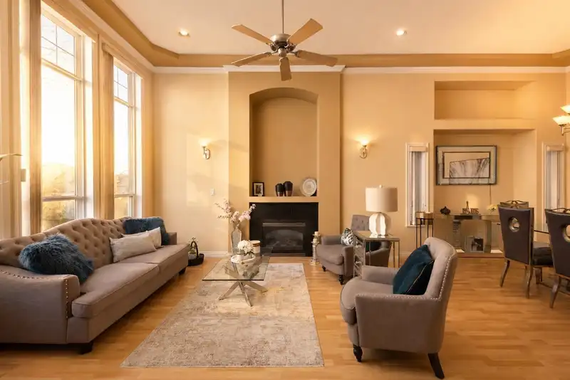 6761 145A STREET - photo 2 of 6
