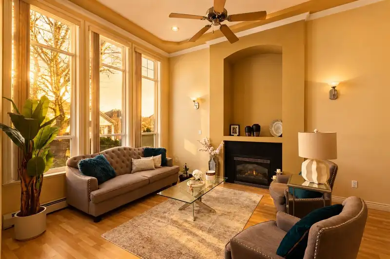 6761 145A STREET - photo 3 of 6