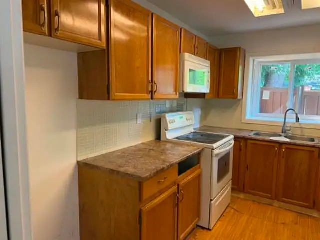 101 13858 102 AVENUE - photo 2 of 6