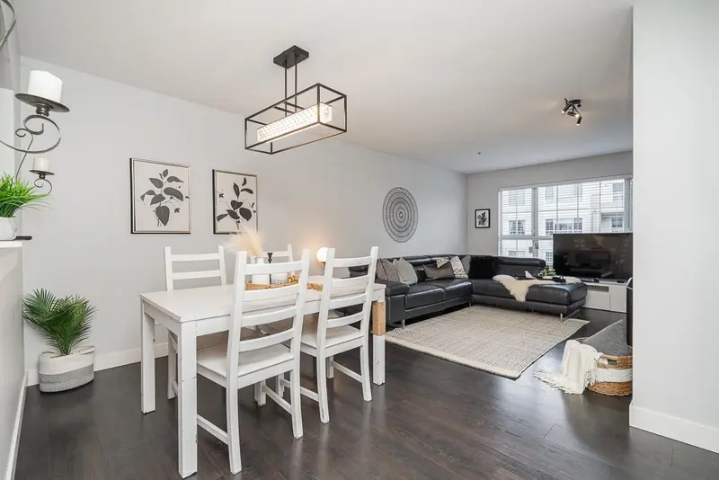 303 2960 PRINCESS CRESCENT - photo 4 of 25