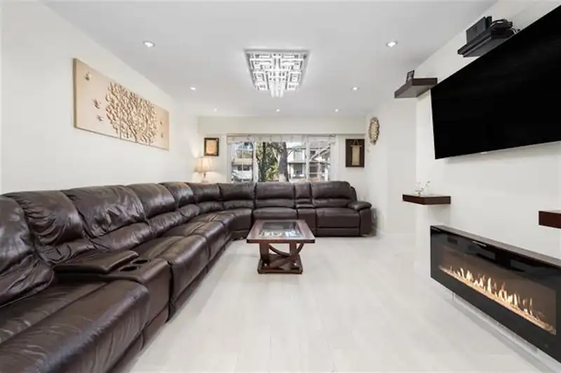 9068 146A STREET - photo 2 of 40