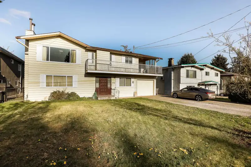 9774 153A STREET - photo 2 of 40