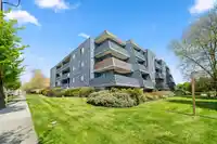 209 5906 176A STREET - thumbnail 1