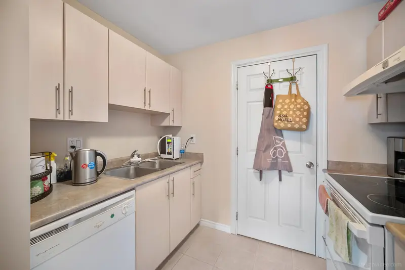 4 7800 HEATHER STREET - photo 4 of 10