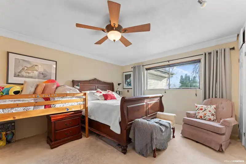 17307 58 AVENUE - photo 3 of 20
