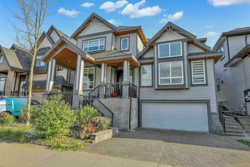 14786 76 AVENUE - photo 1 of 40