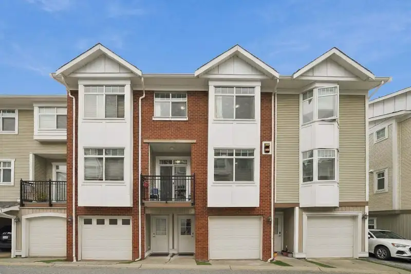 36 19551 66 AVENUE - photo 1 of 25