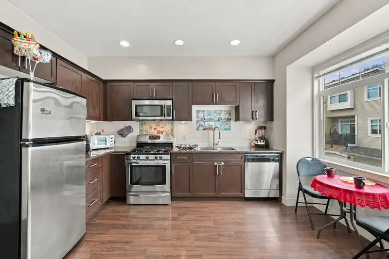 36 19551 66 AVENUE - photo 4 of 25