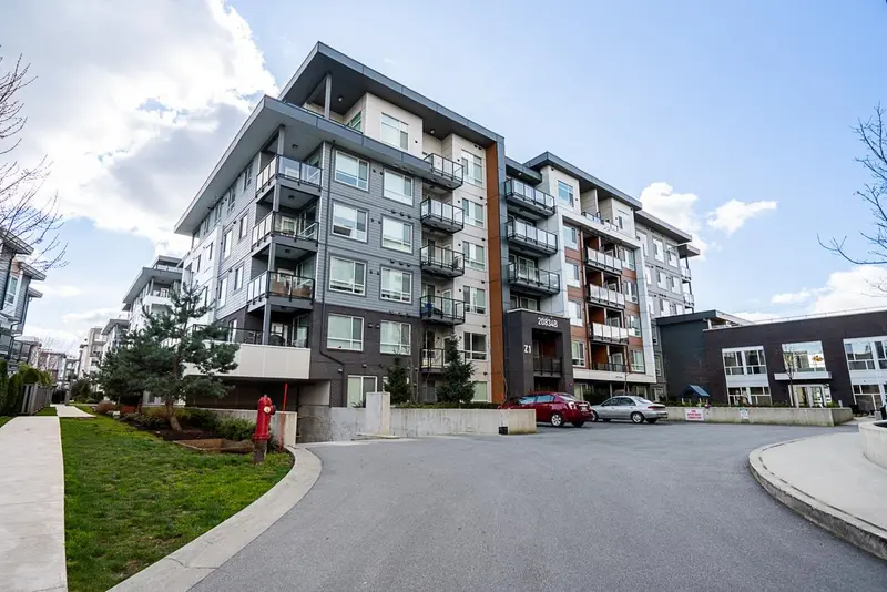 B204 20834 80TH AVENUE - photo 3 of 25