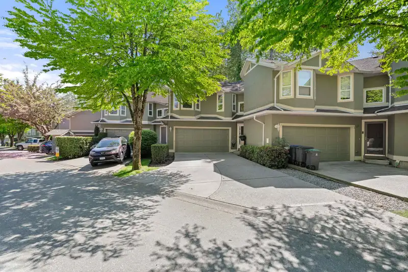 63 16061 85 AVENUE - photo 1 of 30