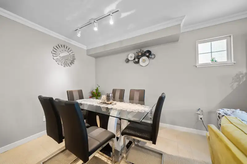 164 12040 68 AVENUE - photo 3 of 31
