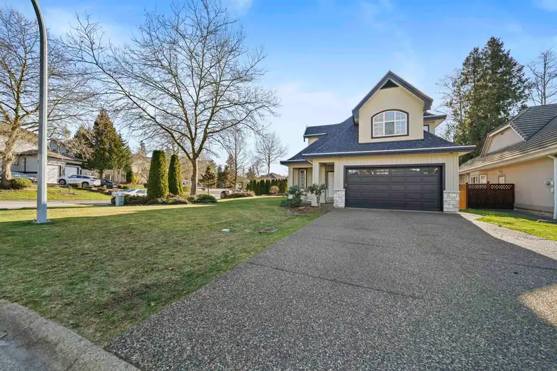 14318 HAWKSTREAM DRIVE - photo 3 of 32