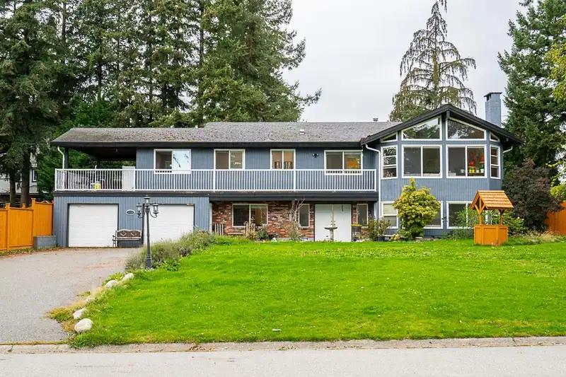 5669 146A STREET - photo 3 of 39