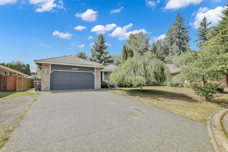 10869 162B STREET - photo 2 of 23