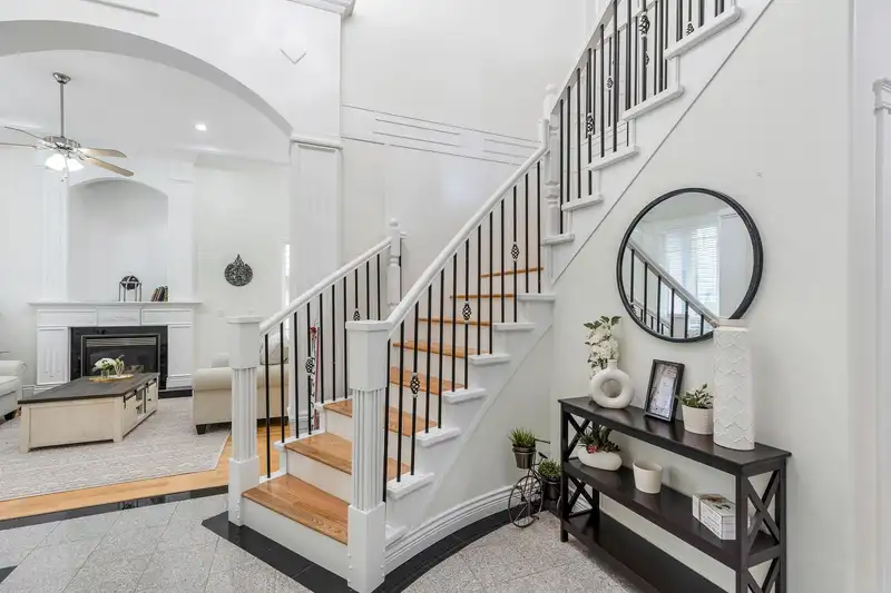 16488 104A AVENUE - photo 3 of 40