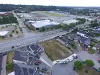 6220 175B STREET - thumbnail 4