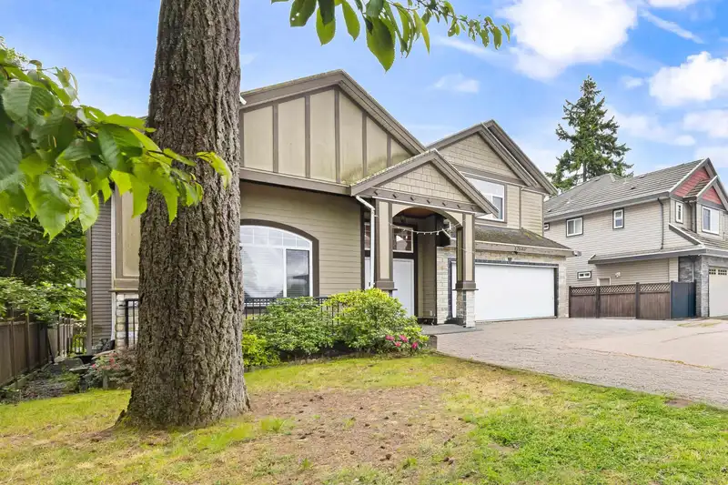 12646 60A AVENUE - photo 1 of 31