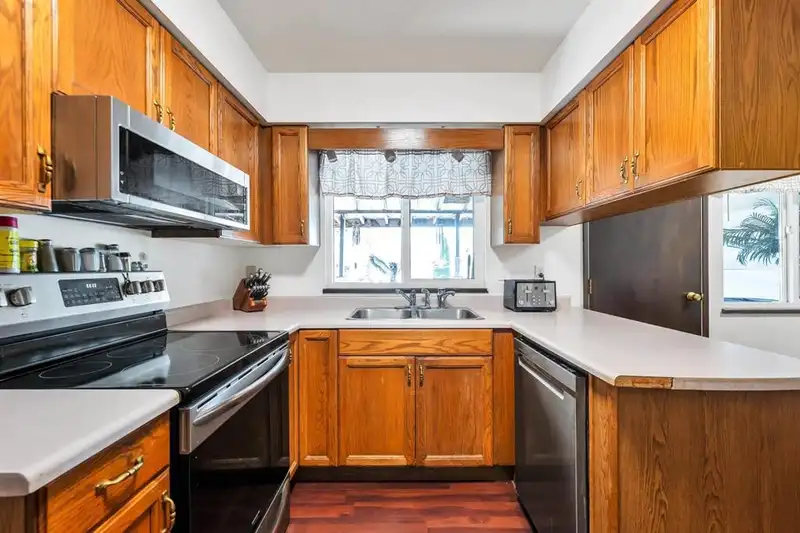 5927 184 STREET - photo 3 of 40