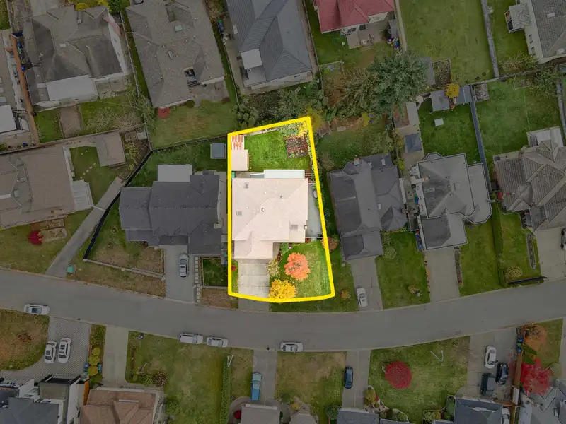 8896 140B STREET - photo 3 of 40