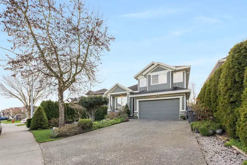 9061 141A STREET - photo 1 of 40