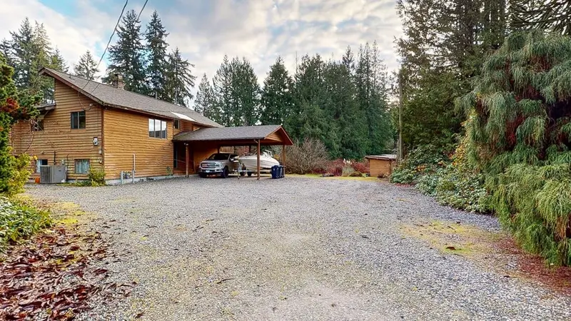 6481 REEVES ROAD - photo 3 of 25