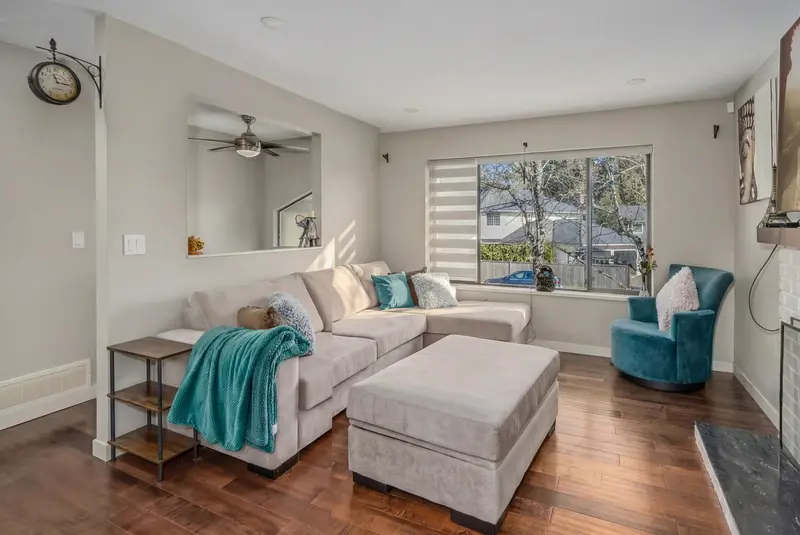 1981 158A STREET - photo 3 of 25