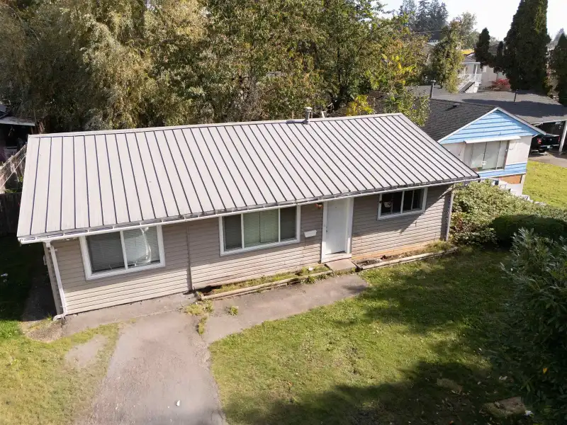 10476 138 STREET - photo 1 of 8