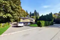 7596 143 STREET - thumbnail 1