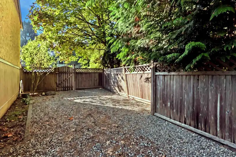 7596 143 STREET - photo 4 of 39