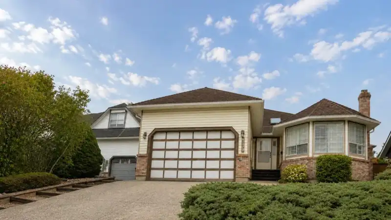 6470 179A STREET - photo 1 of 32