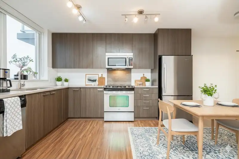 2709 13325 102A AVENUE - photo 3 of 38