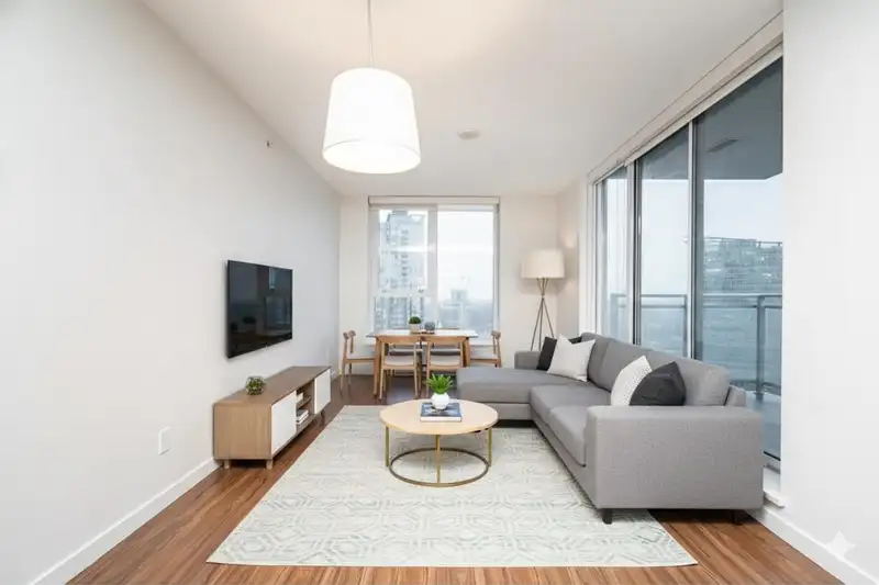 2709 13325 102A AVENUE - photo 4 of 38