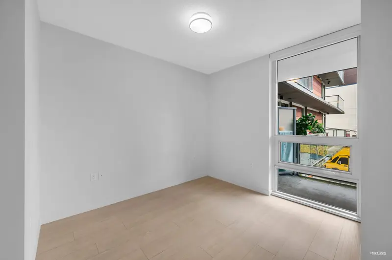 317 180 E 2ND AVENUE - photo 4 of 25