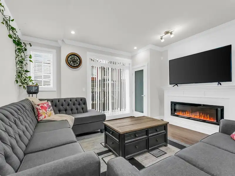 115 13898 64 AVENUE - photo 1 of 34