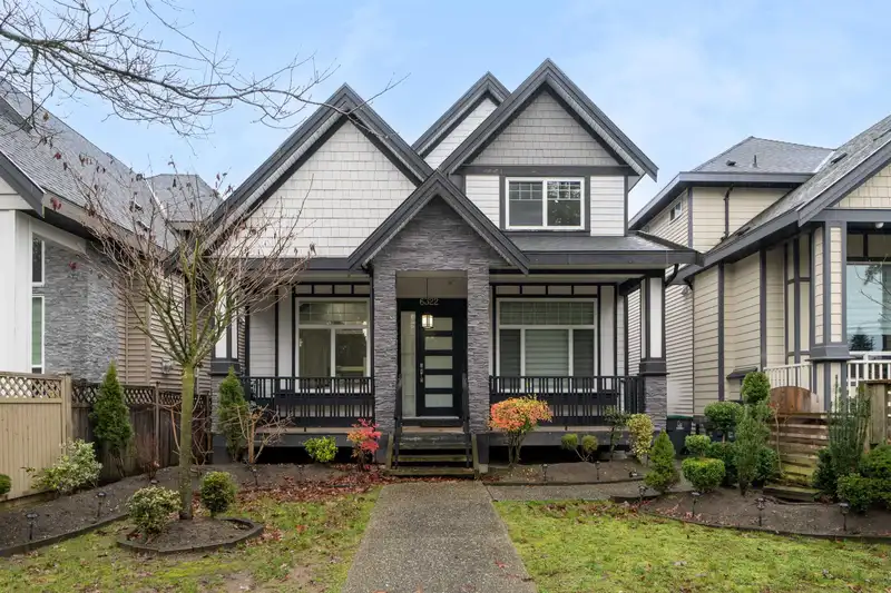 6322 128 STREET - photo 4 of 28