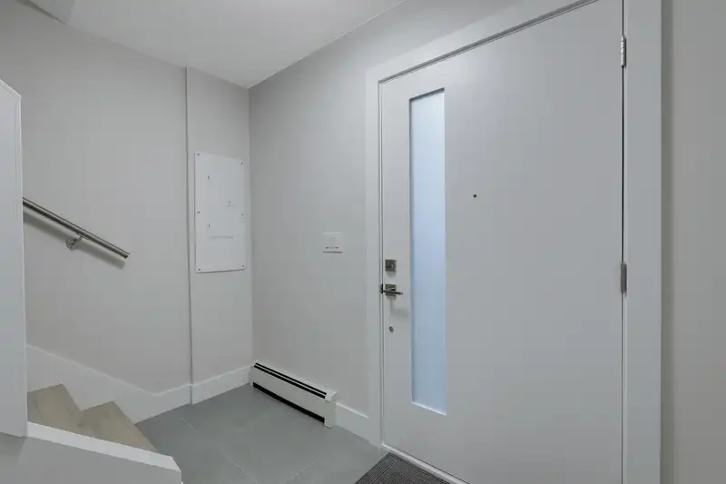 12509 77B AVENUE - photo 3 of 40