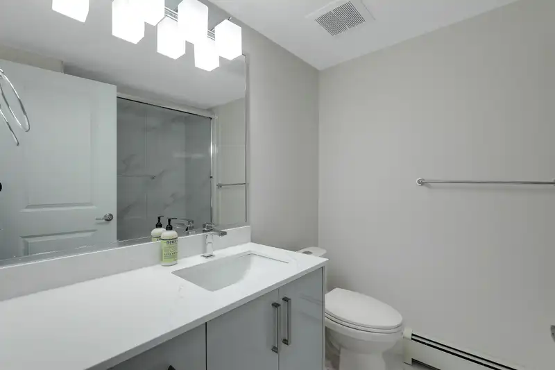 12509 77B AVENUE - photo 4 of 40