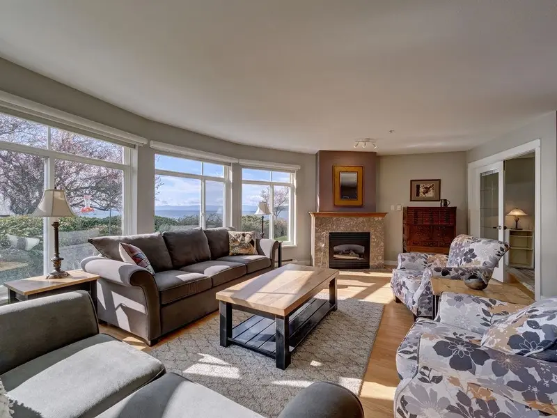 103 5470 INLET AVENUE - photo 4 of 23