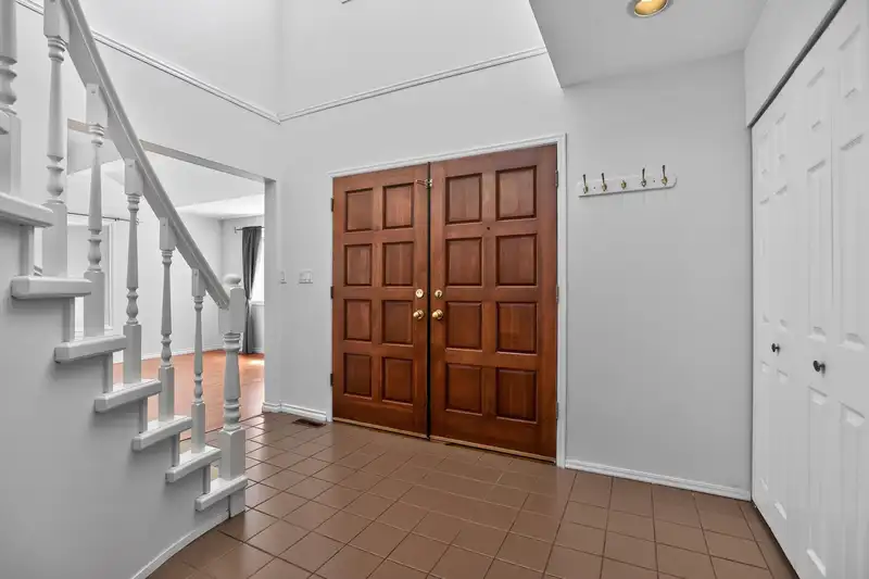 16327 NORTHGLEN CLOSE - photo 4 of 40