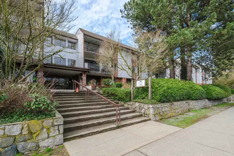 206 7473 140 STREET - photo 3 of 39