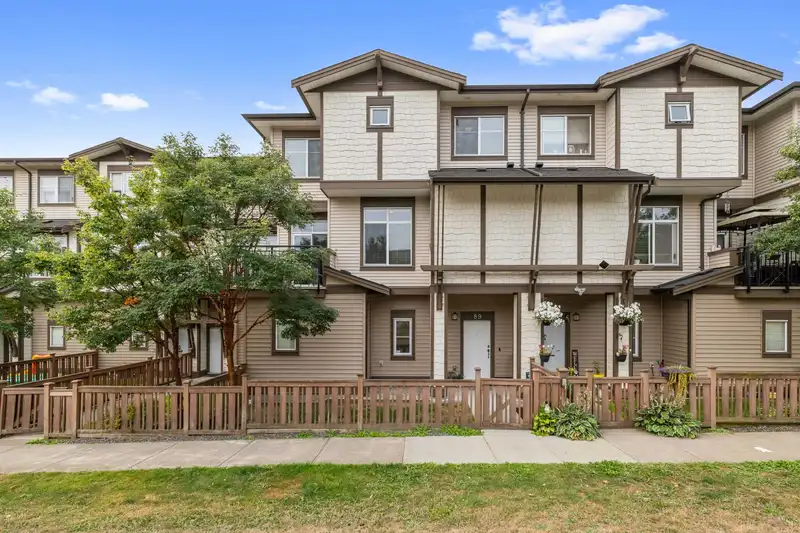 89 19433 68 AVENUE - photo 1 of 40