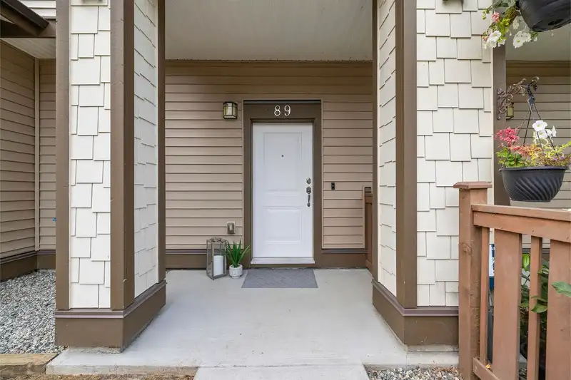 89 19433 68 AVENUE - photo 4 of 40