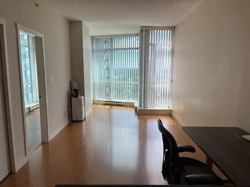 1505 13399 104 AVENUE - photo 3 of 11