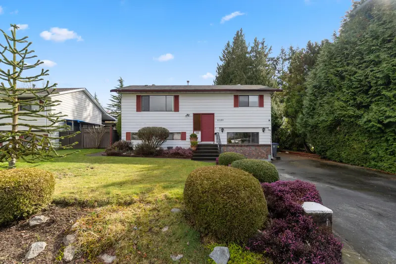 6180 181A STREET - photo 2 of 24