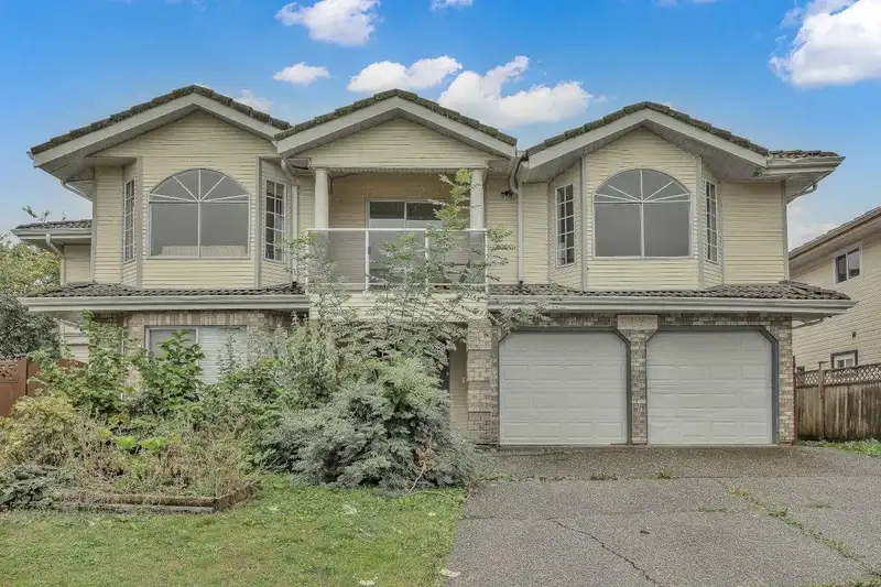 6832 127A STREET - photo 1 of 25