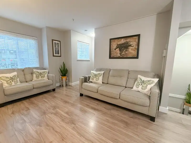 45 14855 100 AVENUE - photo 3 of 24