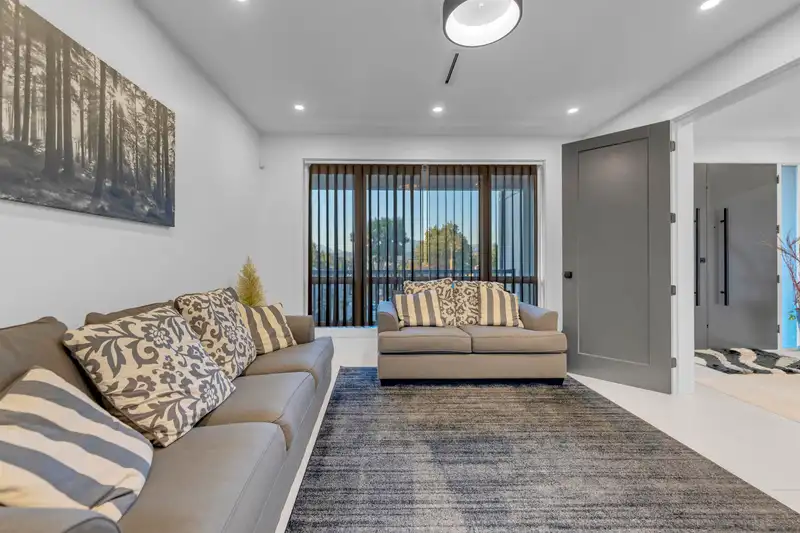 13390 112A AVENUE - photo 3 of 40